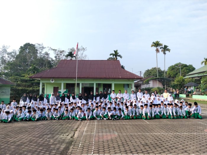 Abadikan Momen, Sesi Foto Bersama Warnai Pembukaan MATAMUDA Tahun Ajaran 2026/2027 Abadikan Momen, Sesi Foto Bersama Warnai Pembukaan MATAMUDA Tahun Ajaran 2026/2027