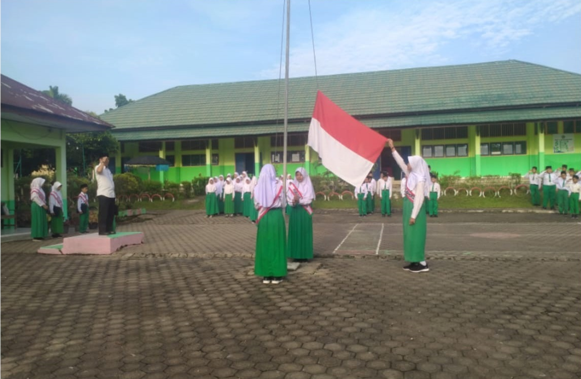 MIN 1 BATANG HARI MELAKSANAKAN UPACARA HARI KEBANGKITAN NASIONAL KE 116 TAHUN 2024