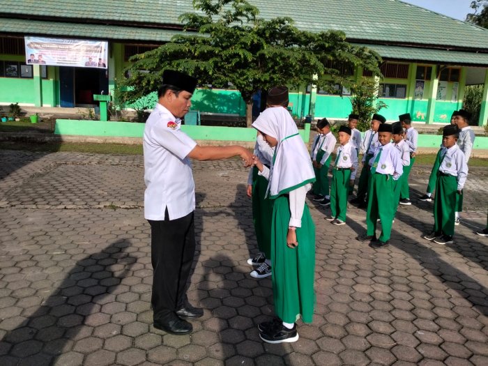 Kepala MIN 1 Batang Hari Membuka Kegiatan Asesmen Sumatif Akhir Semester Genap TP. 2025/2026 Kepala MIN 1 Batang Hari Membuka Kegiatan Asesmen Sumatif Akhir Semester Genap TP. 2025/2026