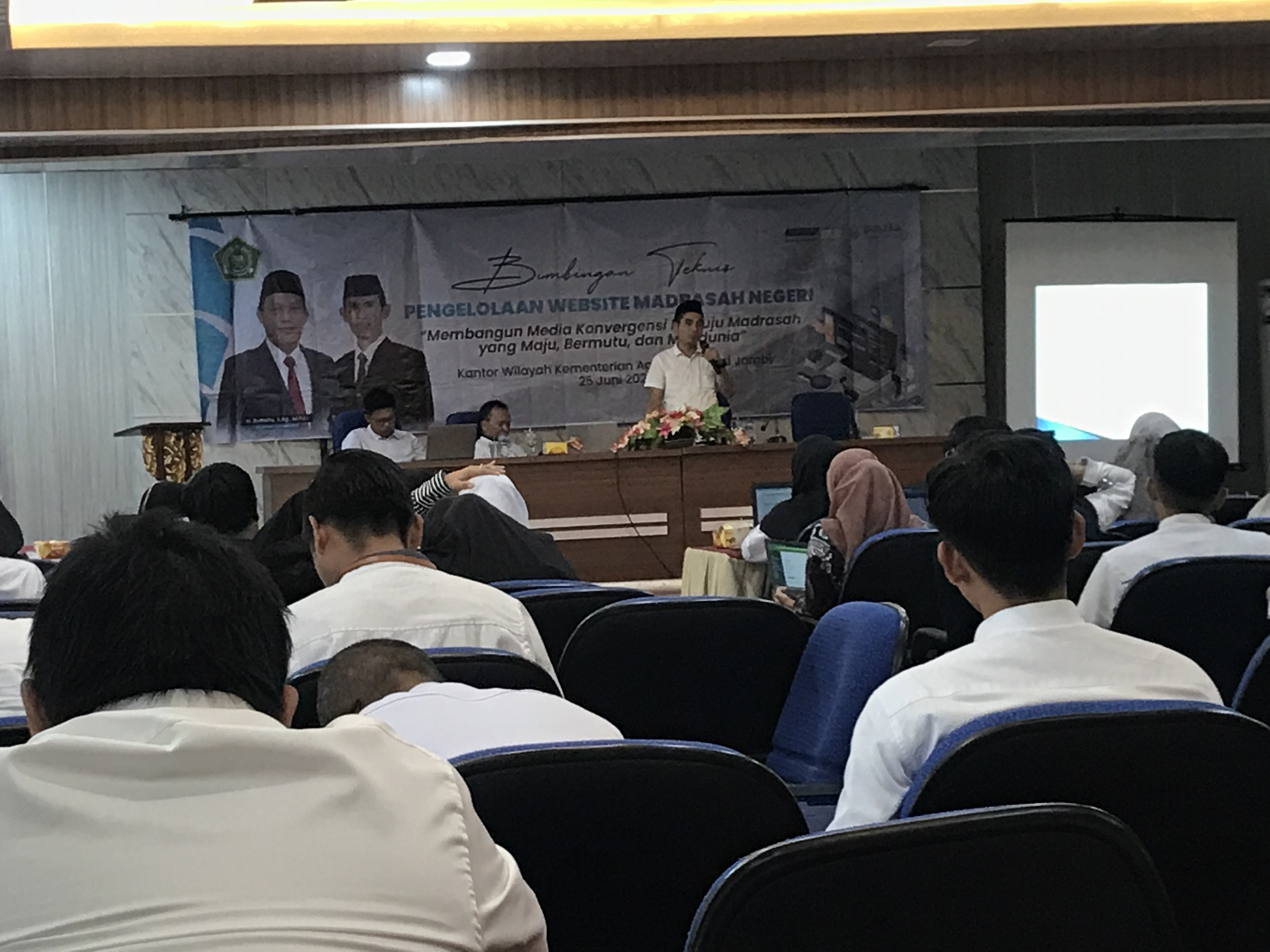 Bintek Website Madrasah Negeri Humas Kanwil Jambi
